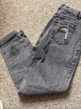 SHEIN Women's Gray Relaxed Distressed Back-Pocket Jeans